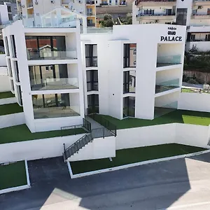 https://grand-palace.hotels-in-trogir.com