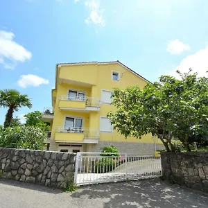 https://apartment-andrea-malinska.primorje-gorskikotar.com